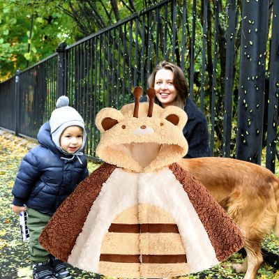 maman et enfant en promenade pense poncho bébé gigi